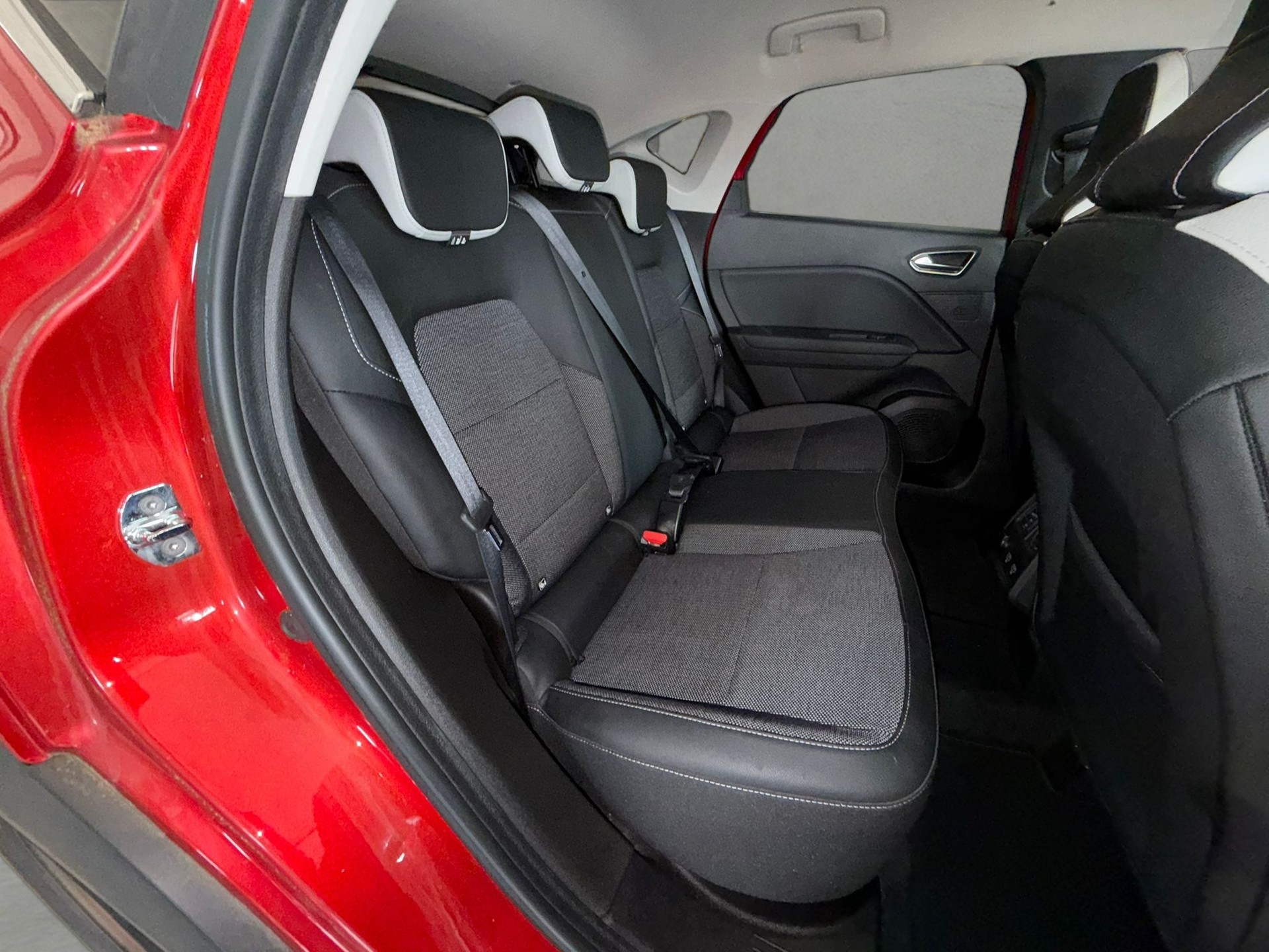 RENAULT Captur 1.3 TCe EDC Intens EDC-image-9