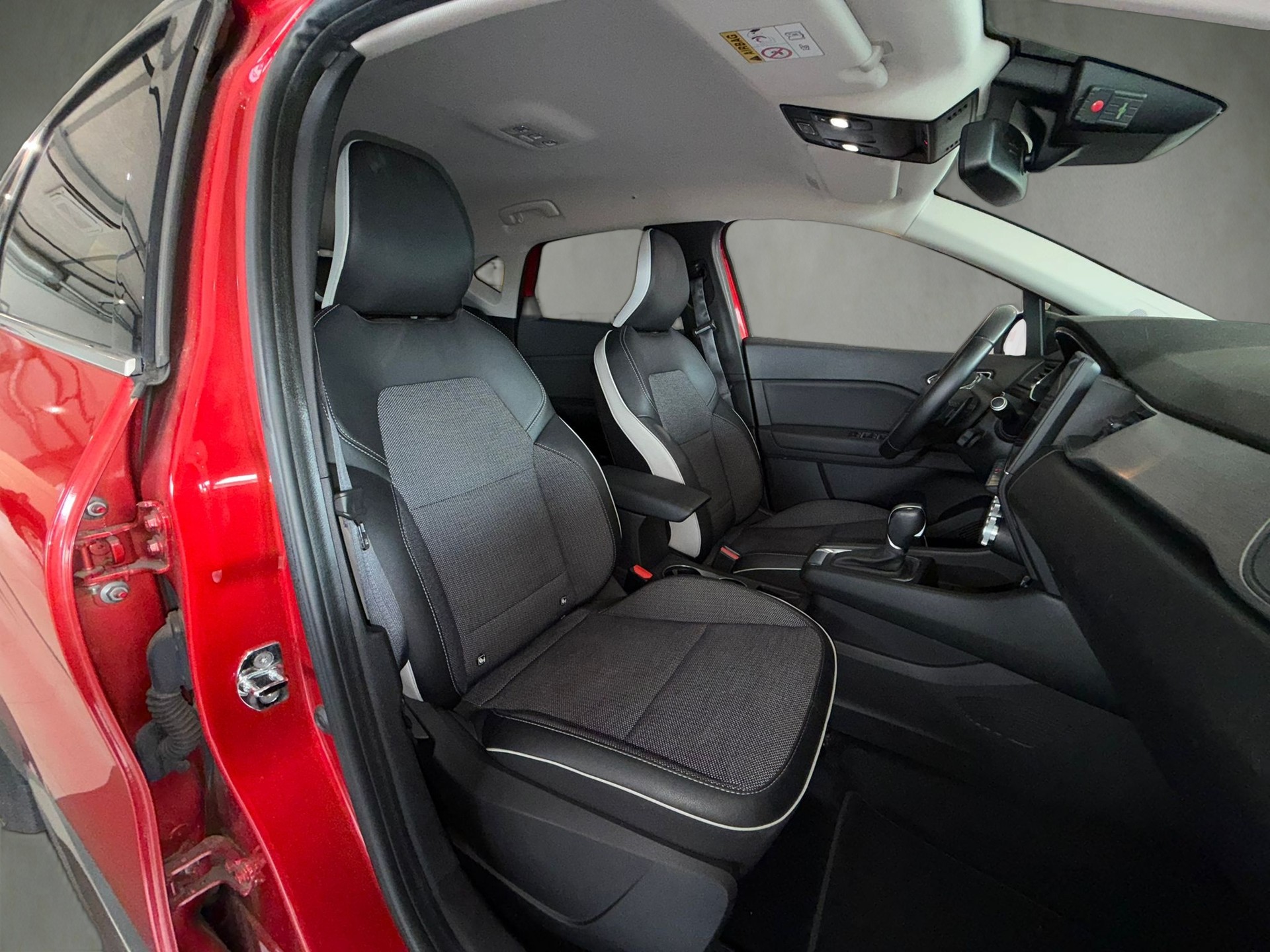 RENAULT Captur 1.3 TCe EDC Intens EDC-image-10