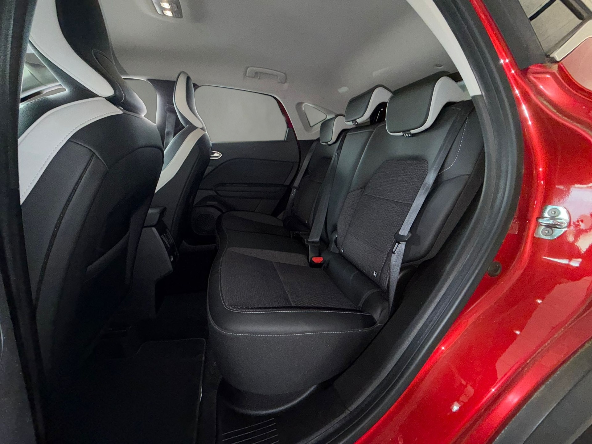 RENAULT Captur 1.3 TCe EDC Intens EDC-image-8