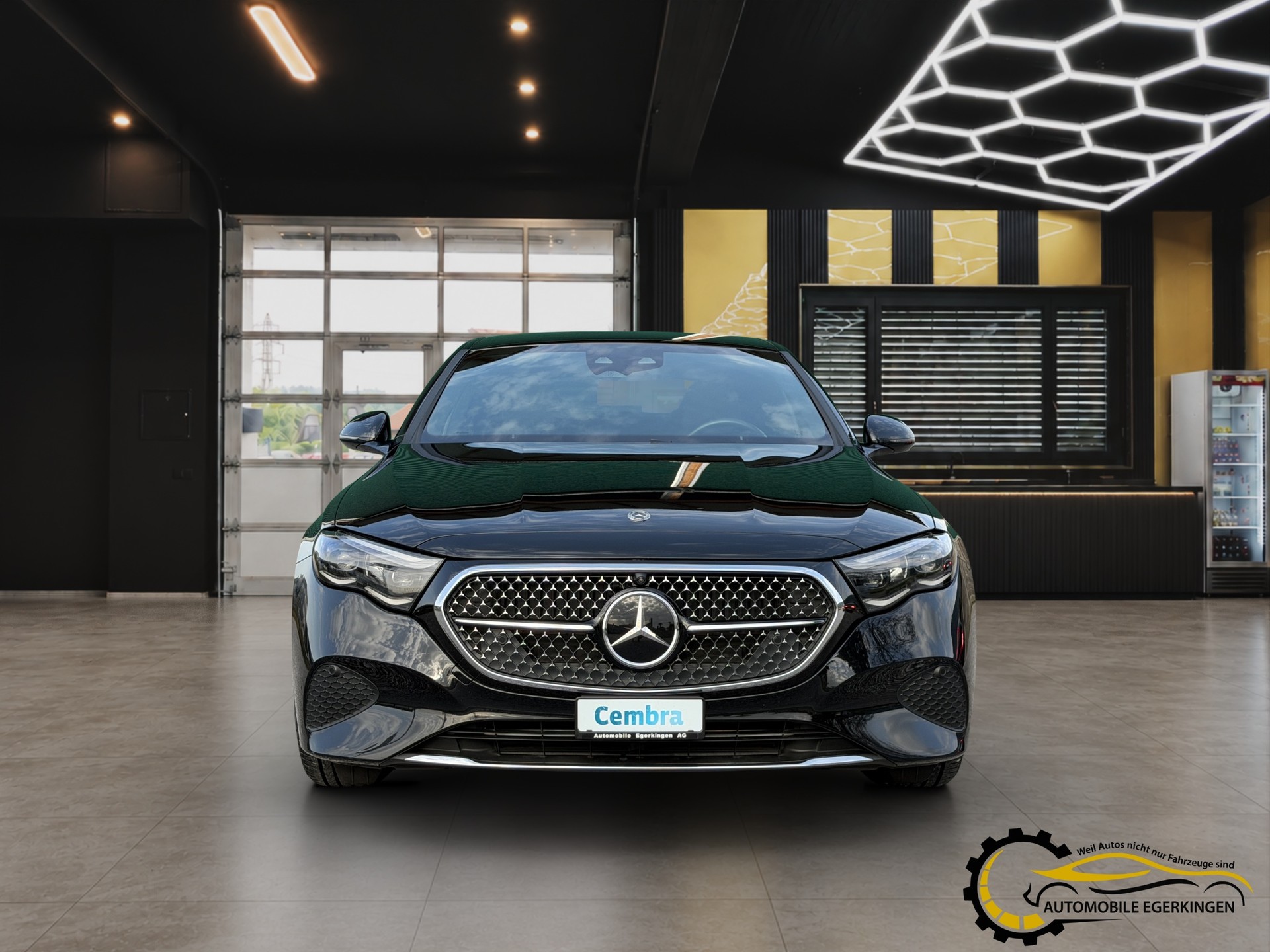 MERCEDES-BENZ E 220 d Avantgarde 4matic-image-1