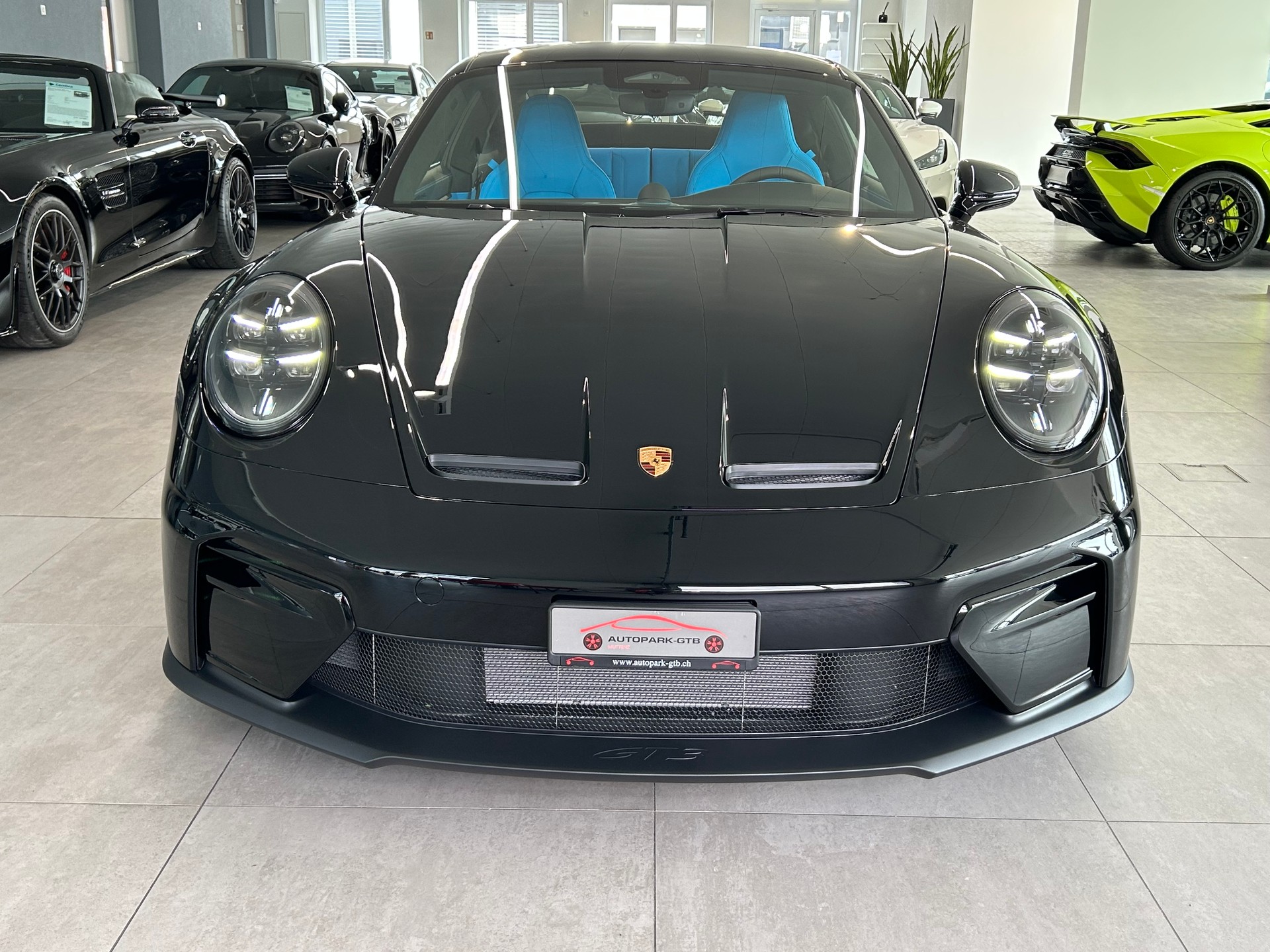PORSCHE 911 GT3 Touring-image-2