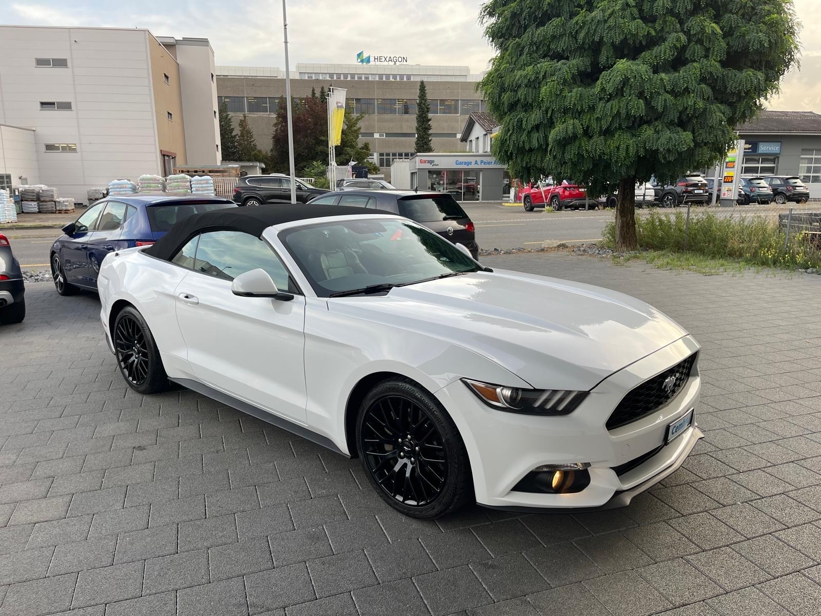 FORD Mustang Convertible 2.3 Automat-image-3
