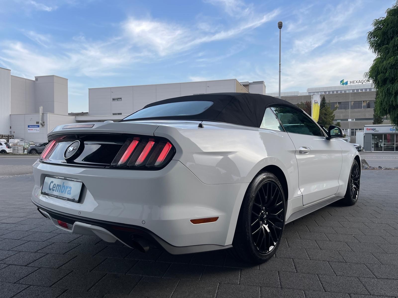 FORD Mustang Convertible 2.3 Automat-image-4
