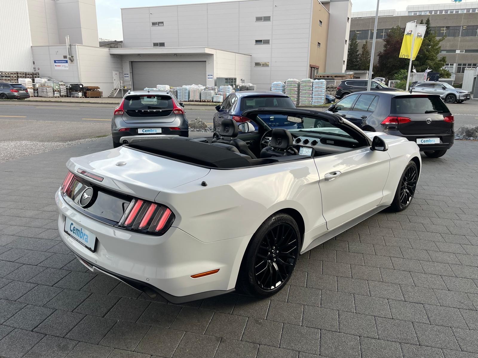 FORD Mustang Convertible 2.3 Automat-image-5
