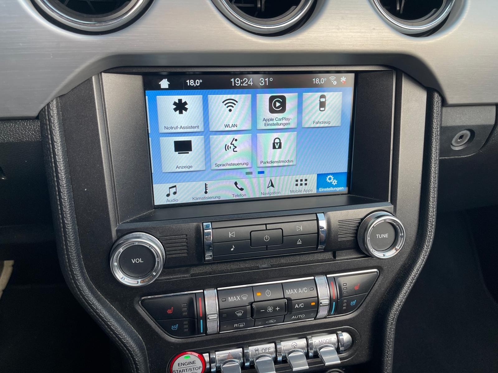 FORD Mustang Convertible 2.3 Automat-image-13