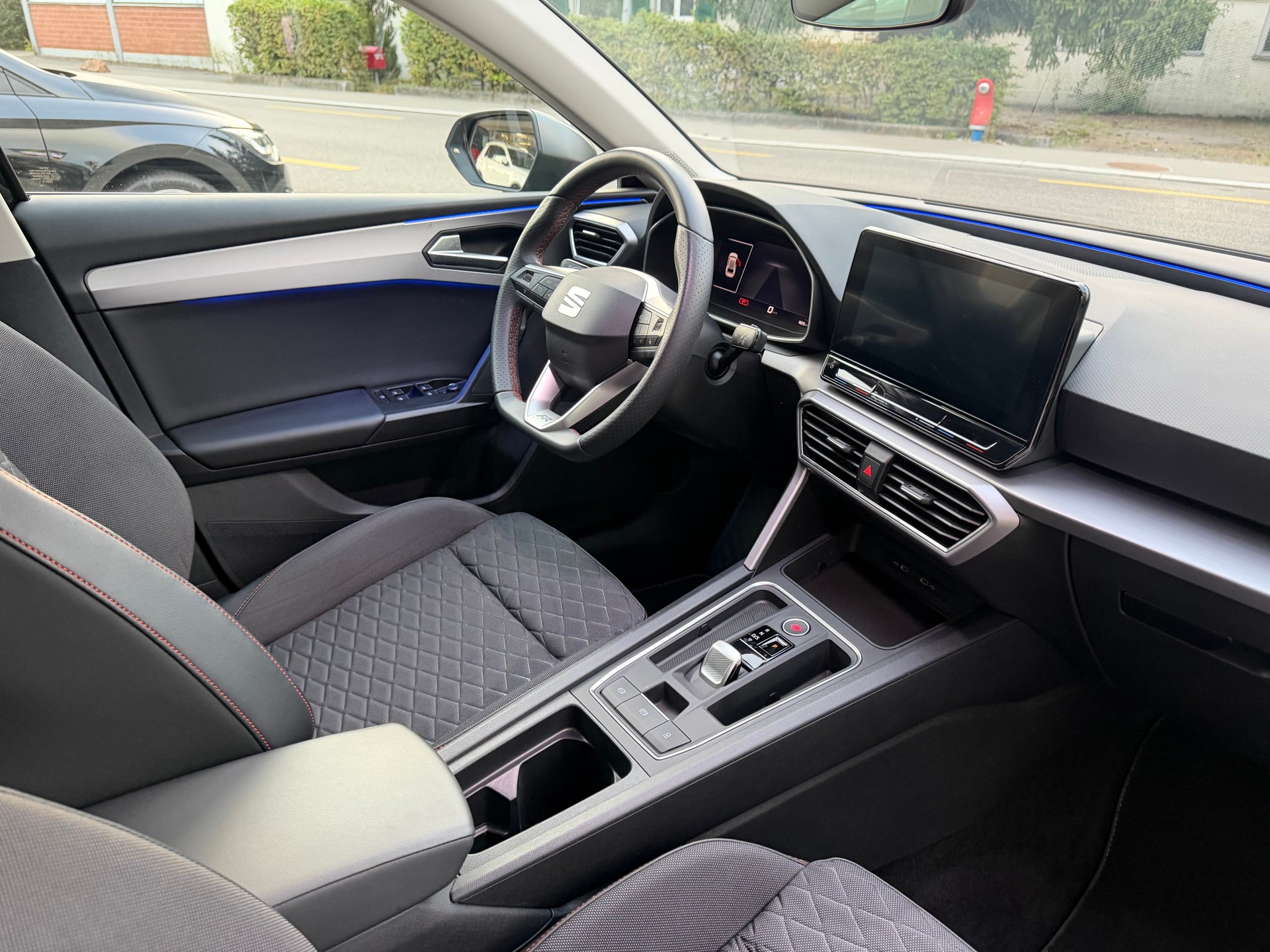 SEAT Leon 1.5 TSI DSG FR-image-11