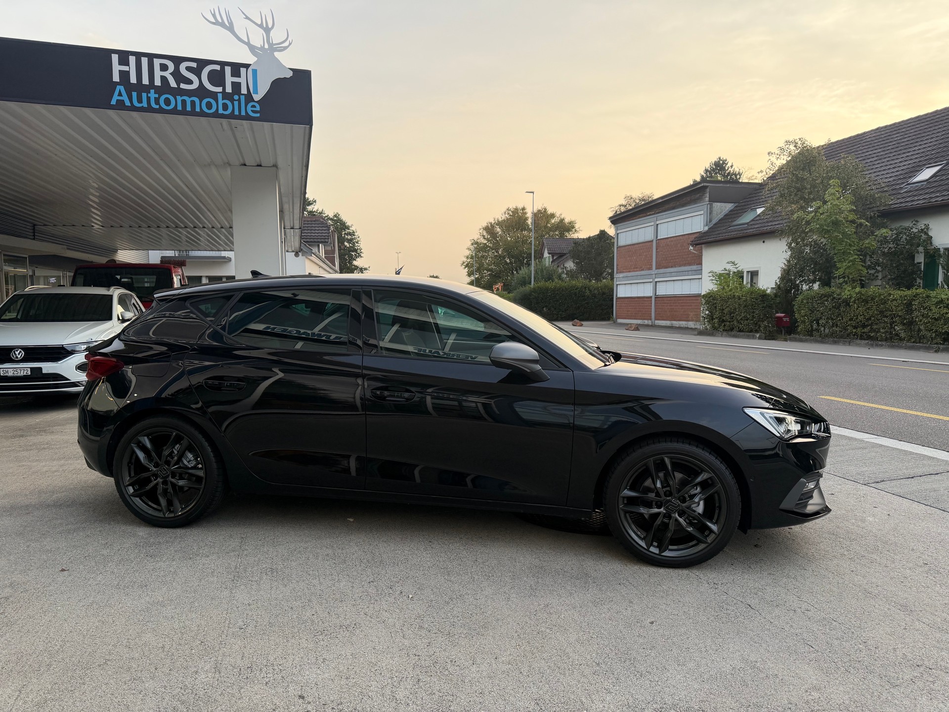 SEAT Leon 1.5 TSI DSG FR-image-1