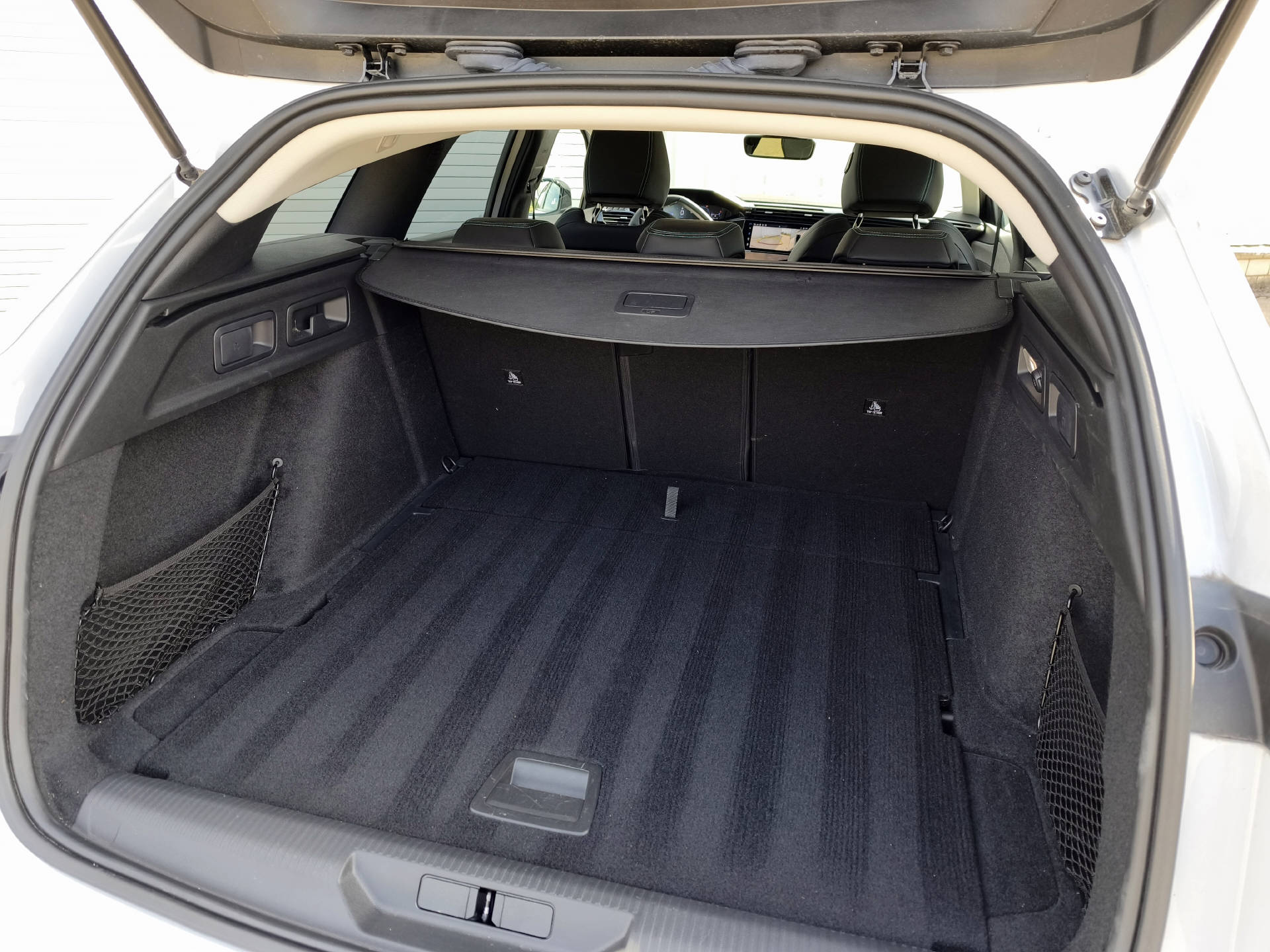 PEUGEOT 308 SW 1.2 Hybrid Allure-image-12