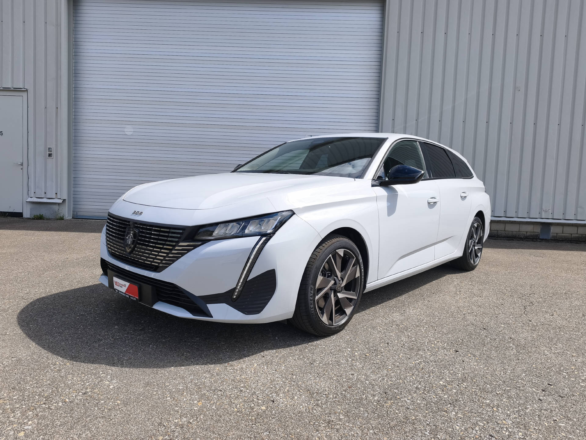 PEUGEOT 308 SW 1.2 Hybrid Allure-image-6