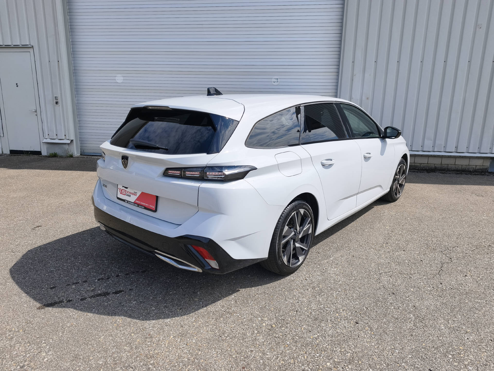 PEUGEOT 308 SW 1.2 Hybrid Allure-image-5