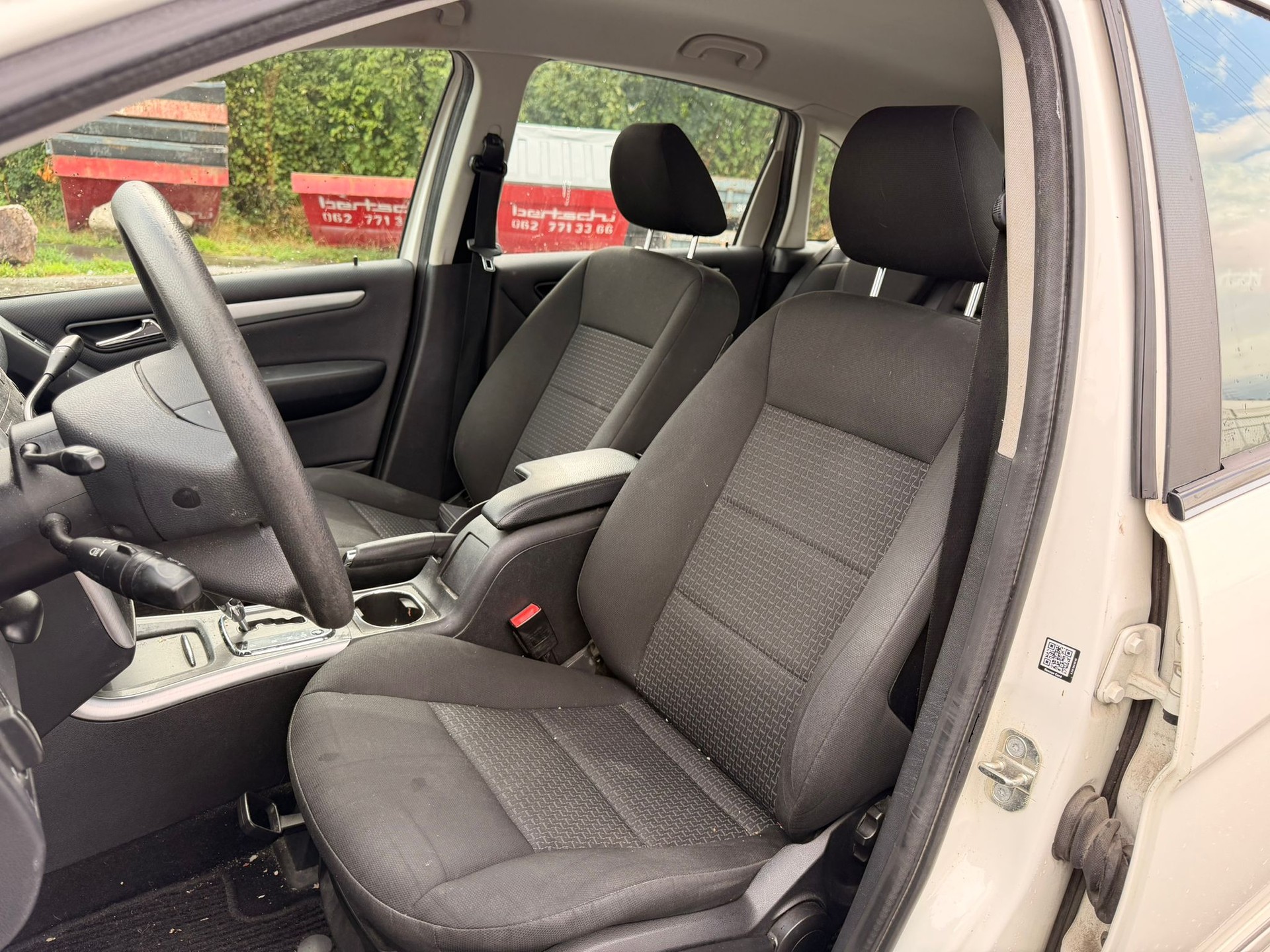 MERCEDES-BENZ B 200 CDI Autotronic-image-6