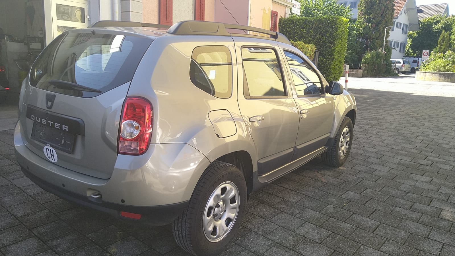 DACIA Duster 1.6 Lauréate 4x4-image-3