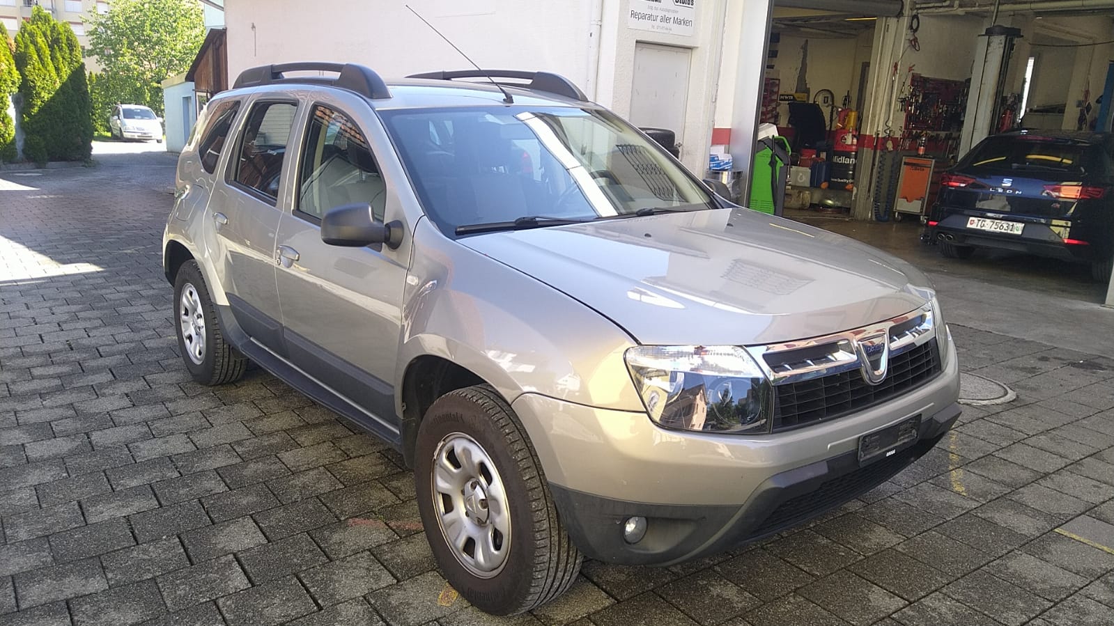 DACIA Duster 1.6 Lauréate 4x4-image-2