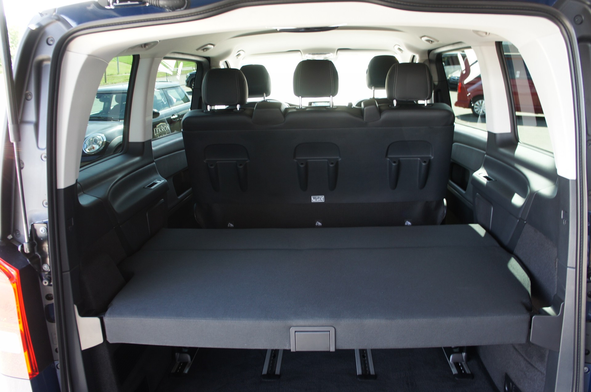 MERCEDES-BENZ V 300 d kompakt 4Matic 9G-Tronic kurz-image-13