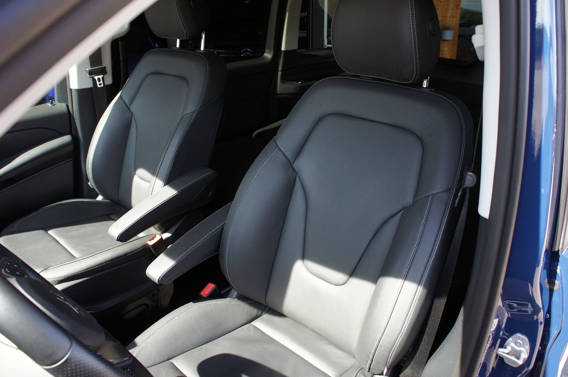 MERCEDES-BENZ V 300 d kompakt 4Matic 9G-Tronic kurz-image-18