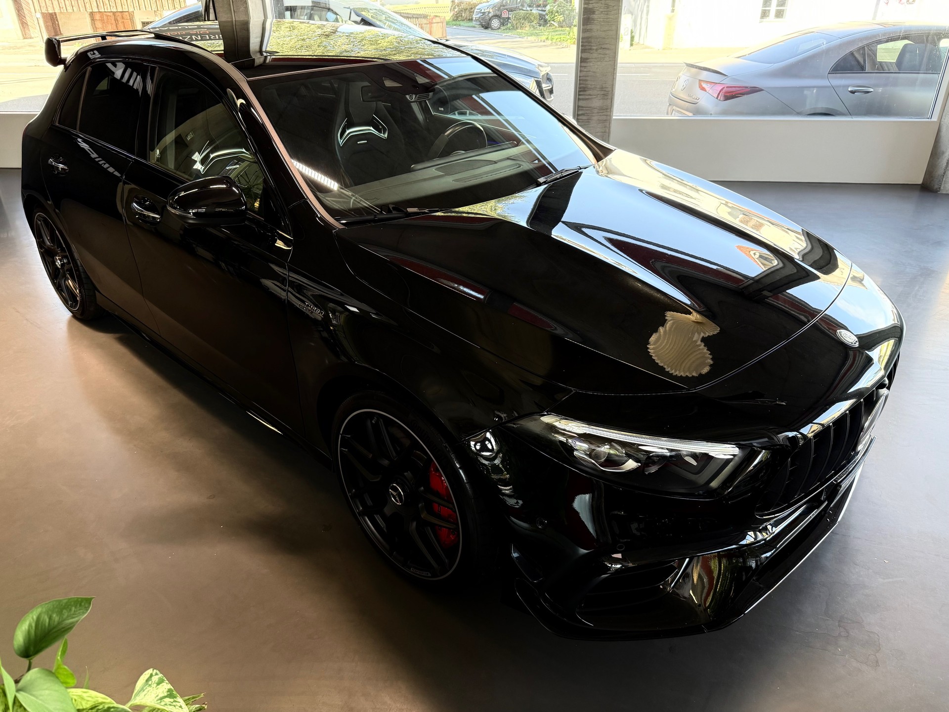 MERCEDES-BENZ A AMG 45 S 4Matic+ 8G-DCT-showroom-element-1