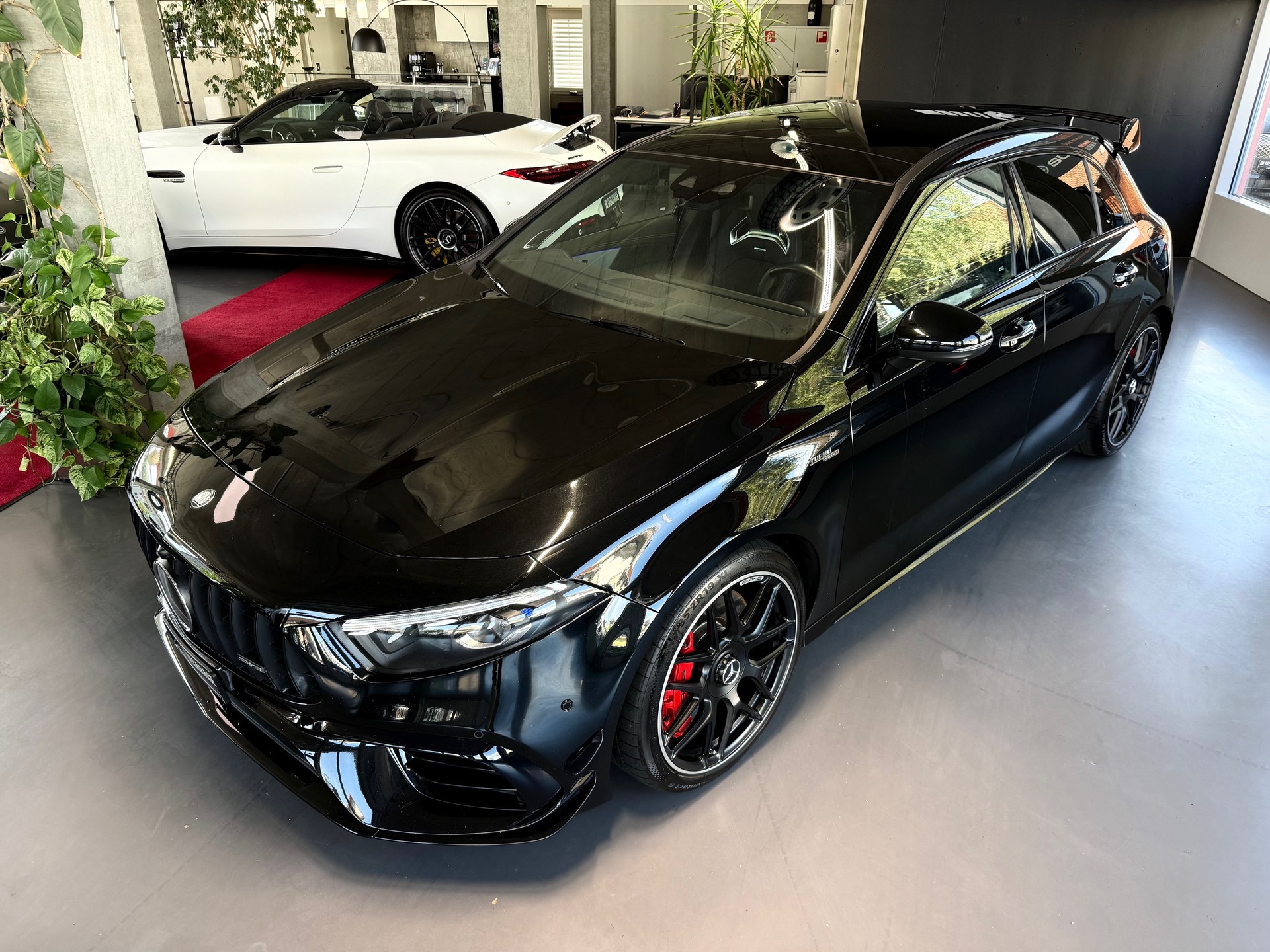 MERCEDES-BENZ A AMG 45 S 4Matic+ 8G-DCT-showroom-element-2
