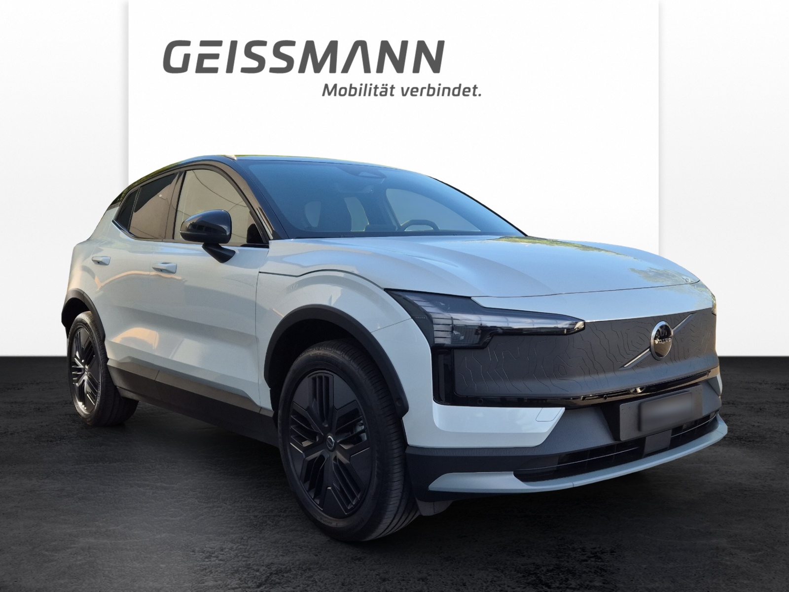 VOLVO EX30 CC P8 Plus AWD-image-1