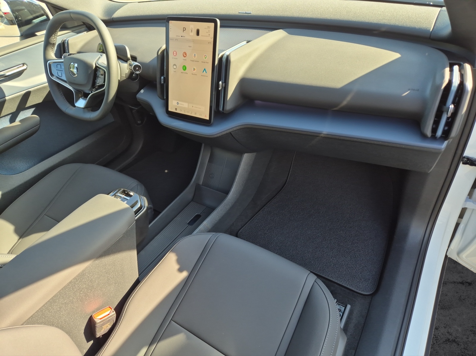VOLVO EX30 CC P8 Plus AWD-image-17