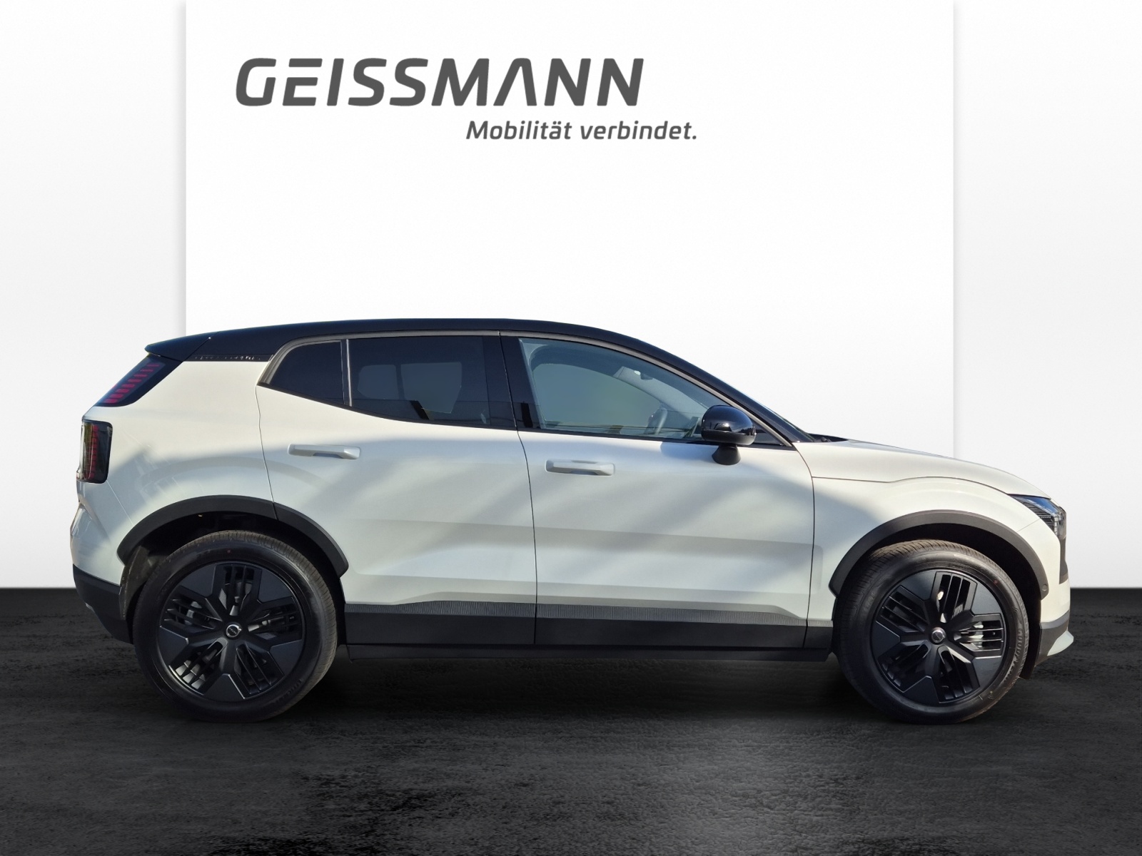 VOLVO EX30 CC P8 Plus AWD-image-3