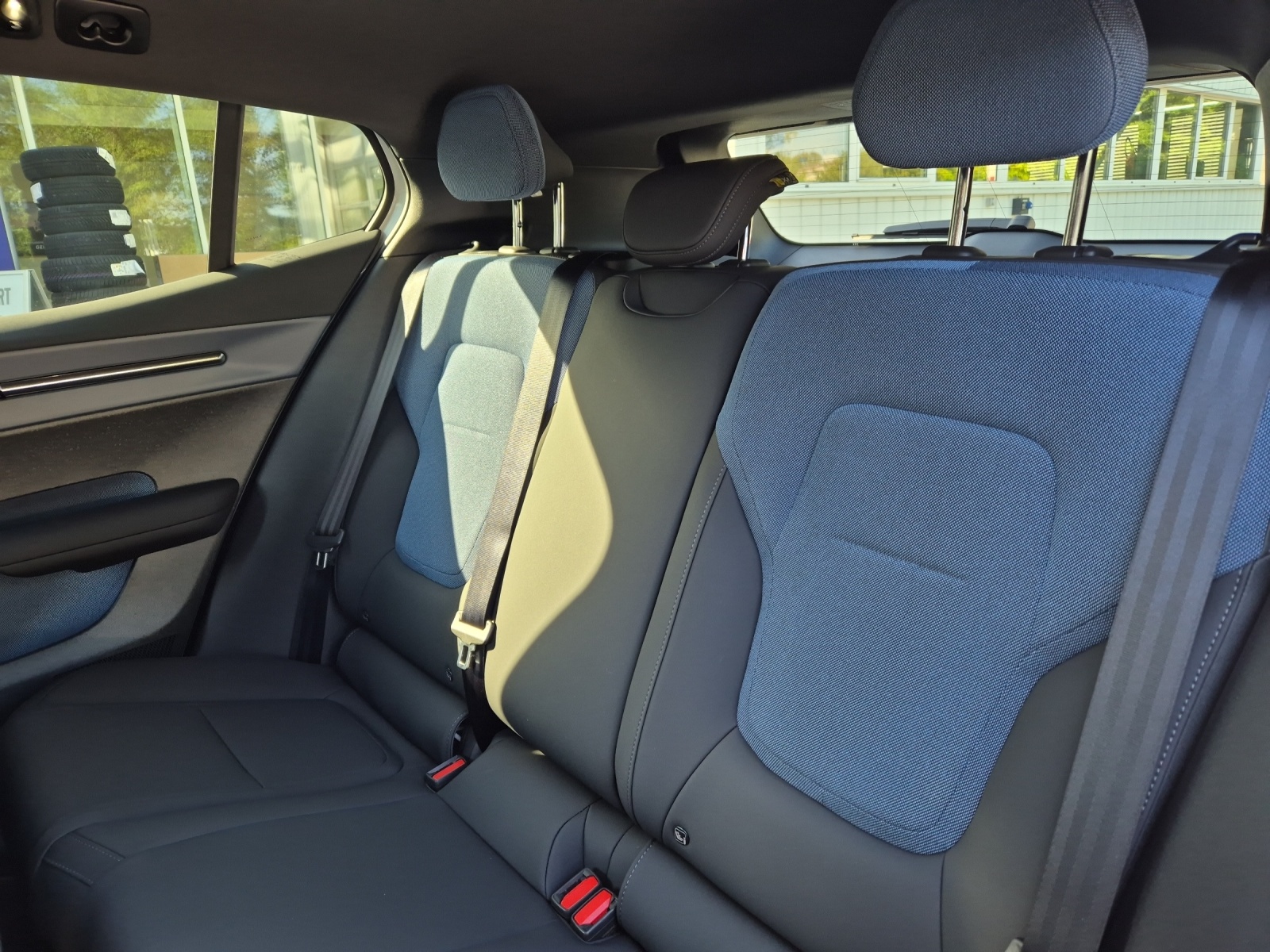 VOLVO EX30 CC P8 Plus AWD-image-15