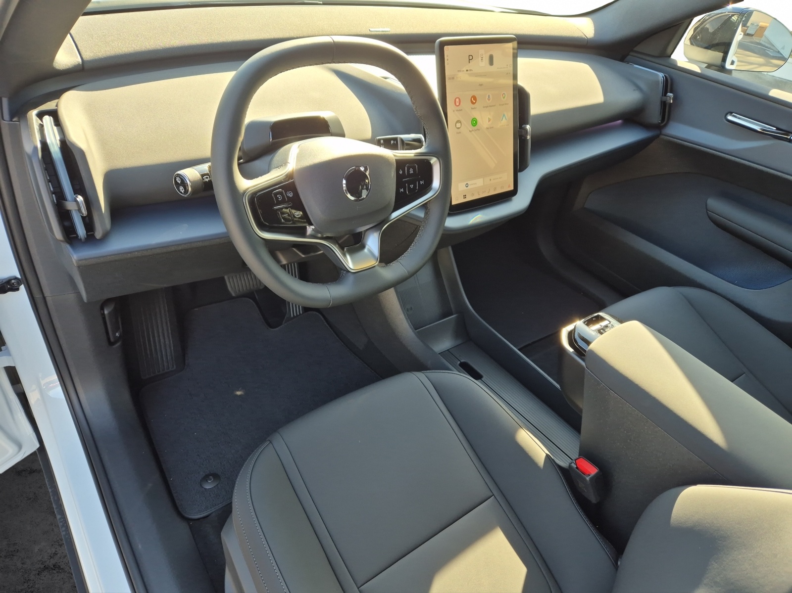 VOLVO EX30 CC P8 Plus AWD-image-8