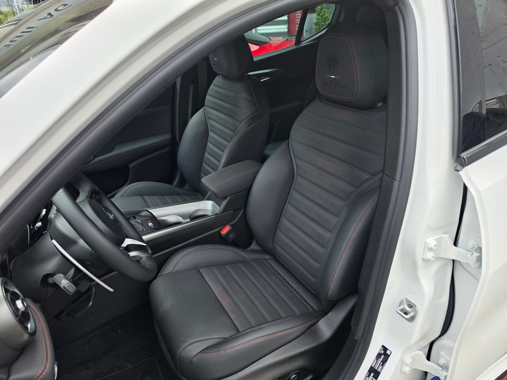 ALFA ROMEO Tonale 1.5 48V Hybrid *Tributo Italiano*-image-6