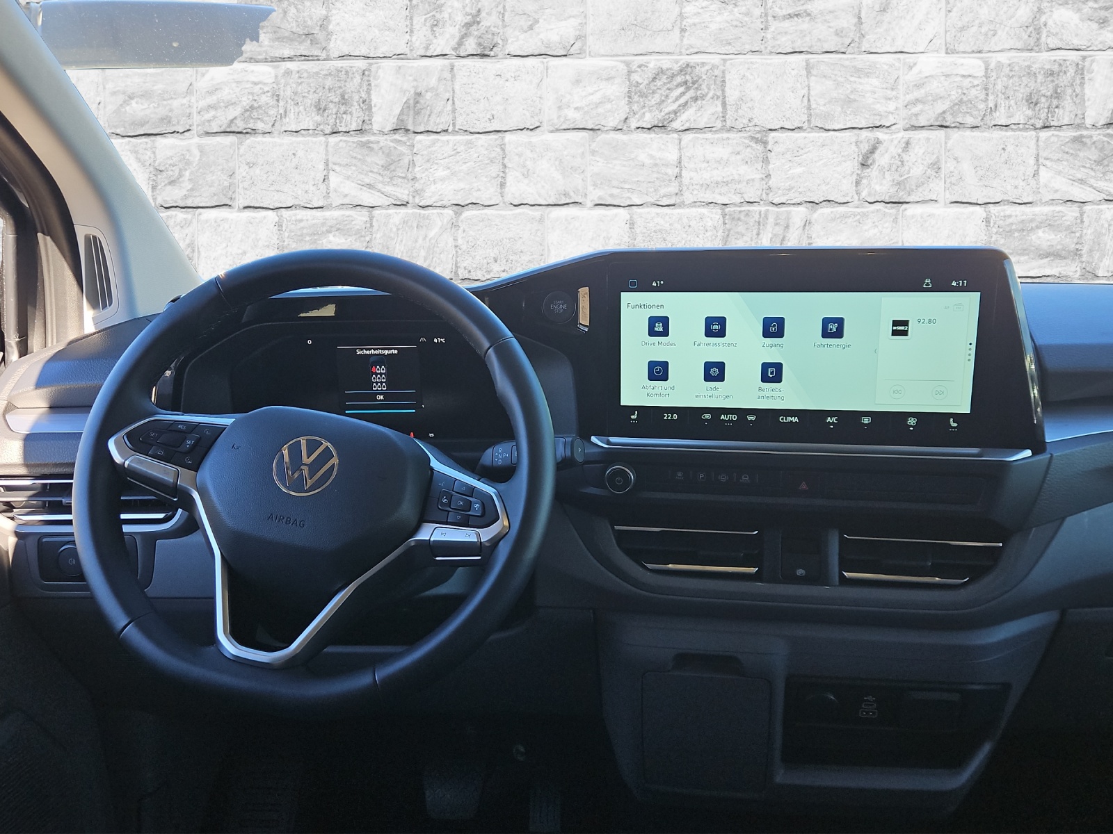 VW Caravelle BEV Life-image-9