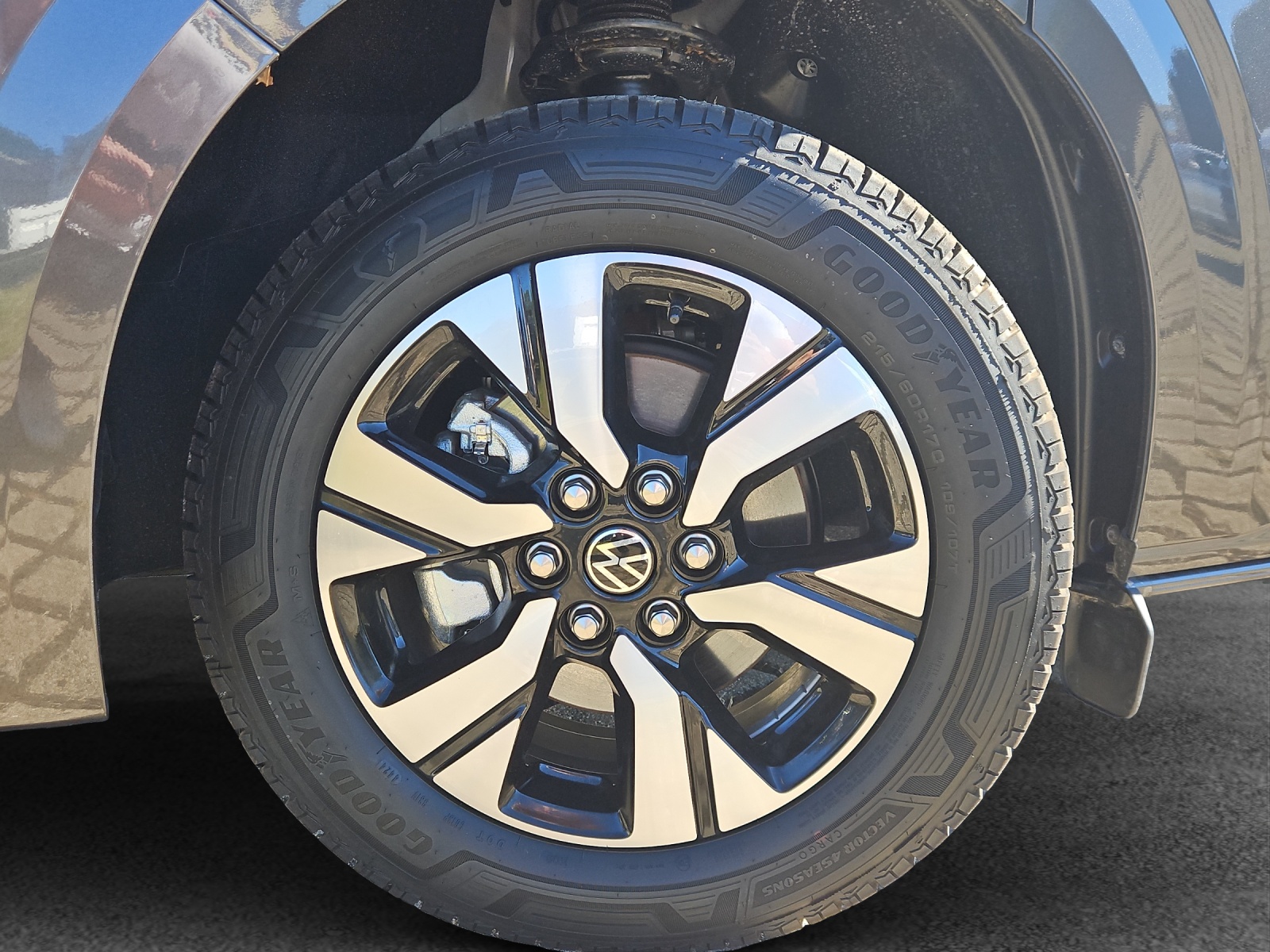 VW Caravelle BEV Life-image-15
