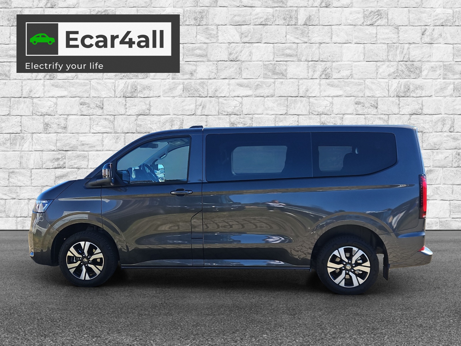 VW Caravelle BEV Life-image-7