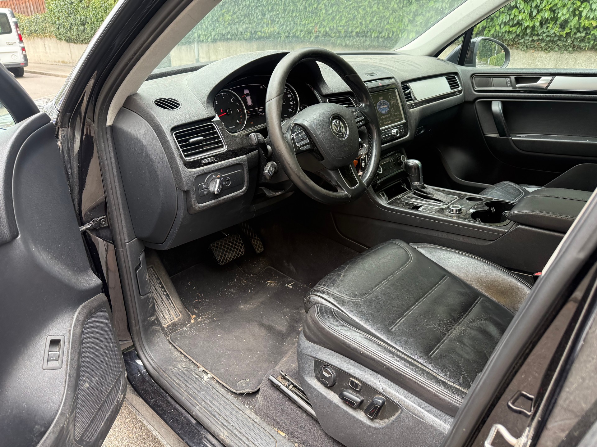 VW Touareg 3.0 TDI BlueMotion Technology Tiptronic-image-5