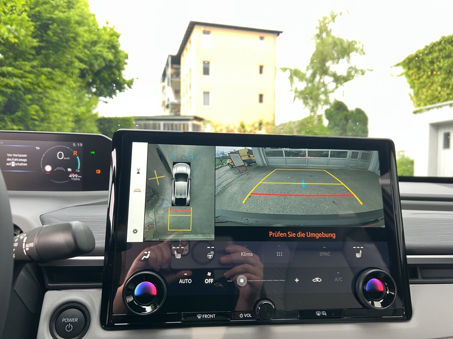 TOYOTA C-HR+ Premium AWD-image-13