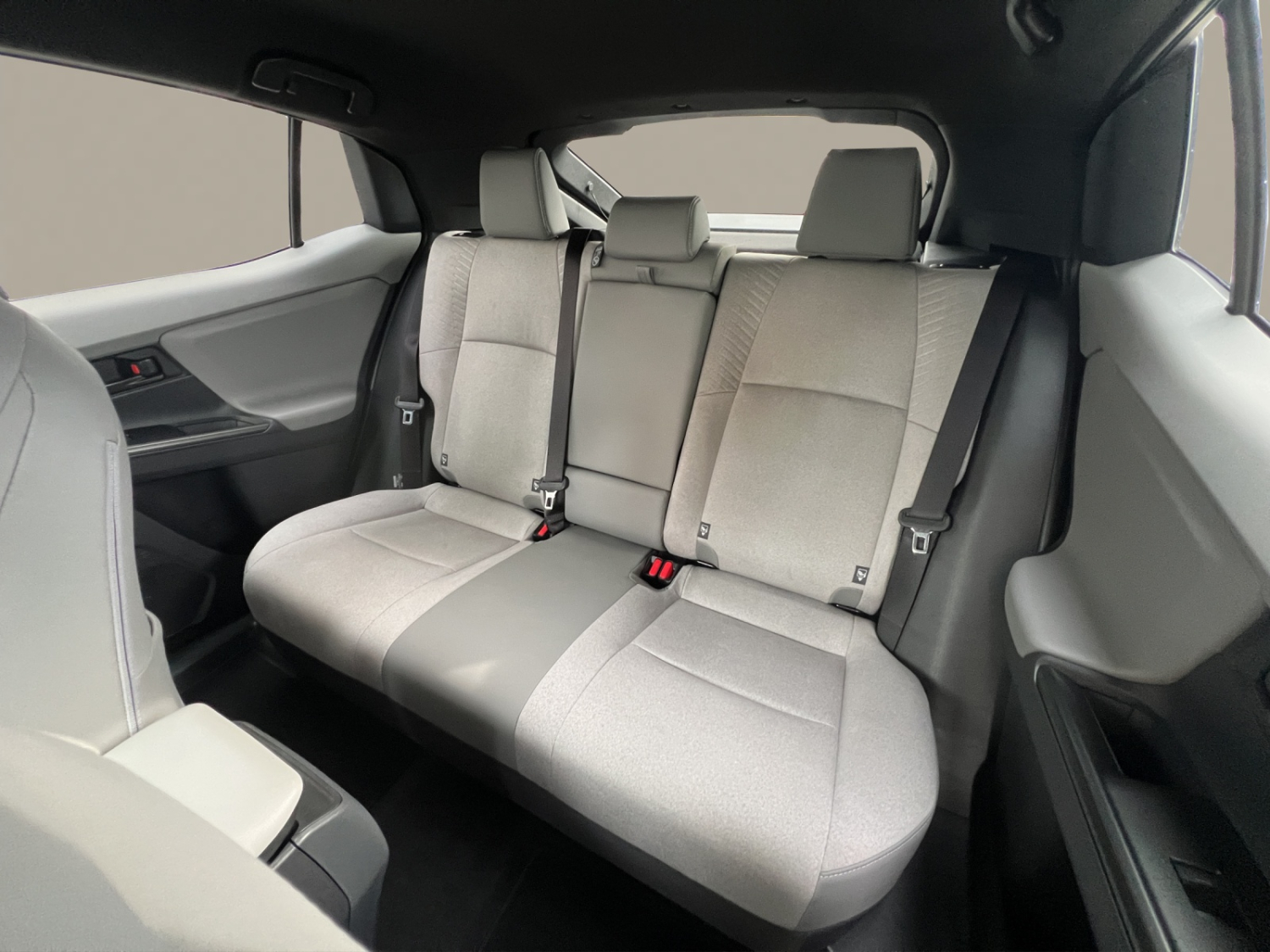 TOYOTA C-HR+ Premium AWD-image-18