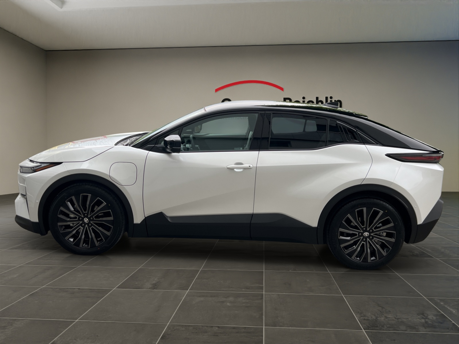 TOYOTA C-HR+ Premium AWD-image-1
