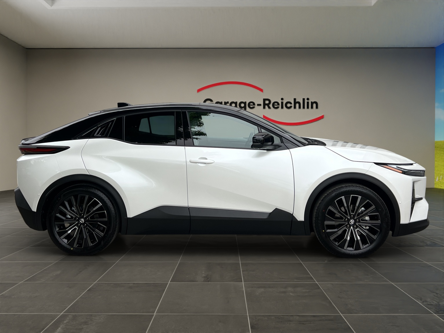 TOYOTA C-HR+ Premium AWD-image-5