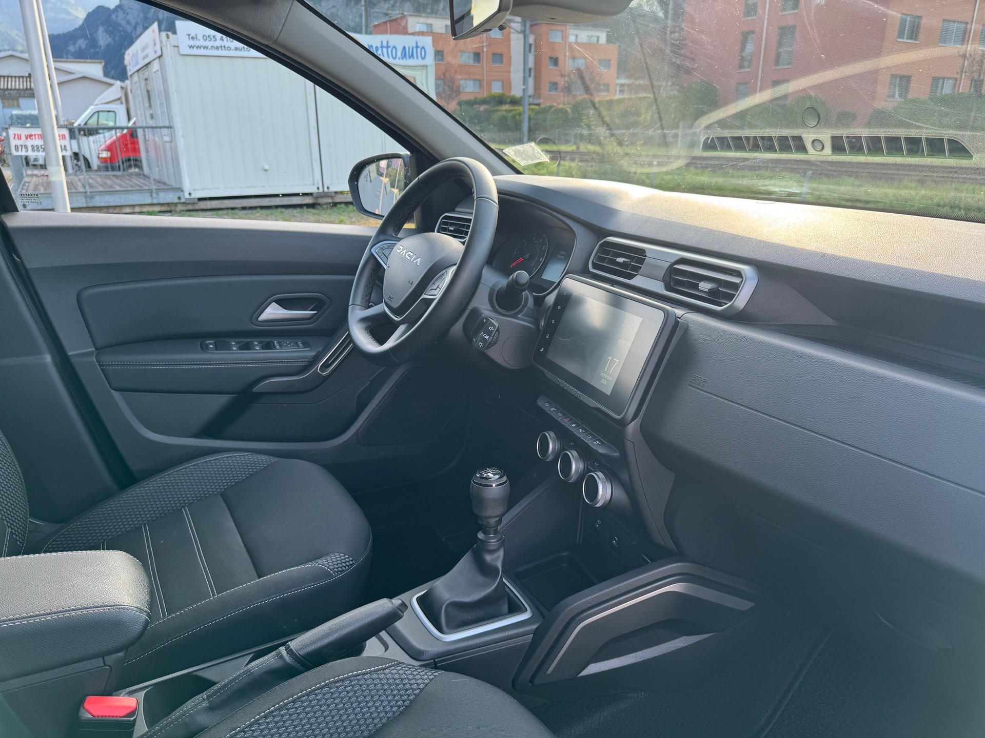 DACIA Duster TCe 150 Journey 4x4-image-10