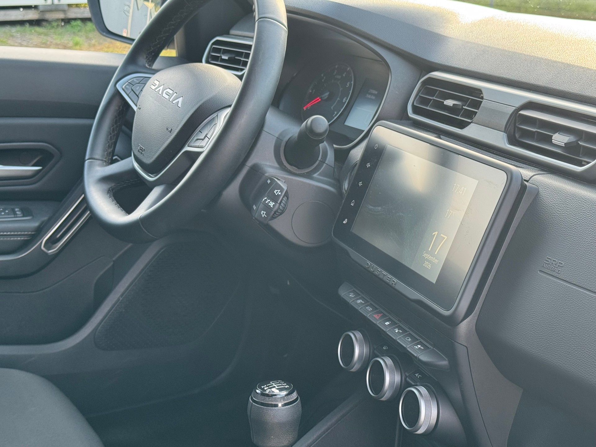 DACIA Duster TCe 150 Journey 4x4-image-11
