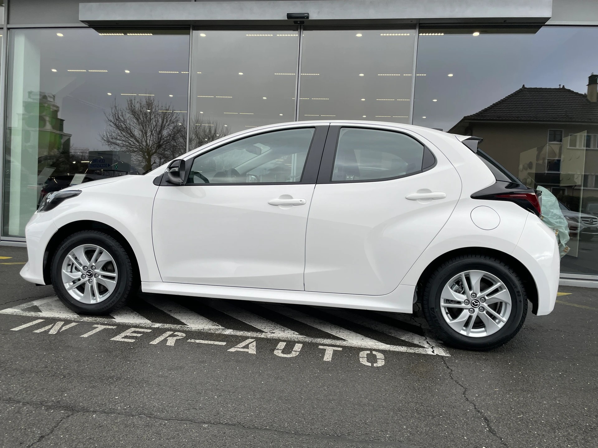 MAZDA 2 Hybrid Prime-line-image-4