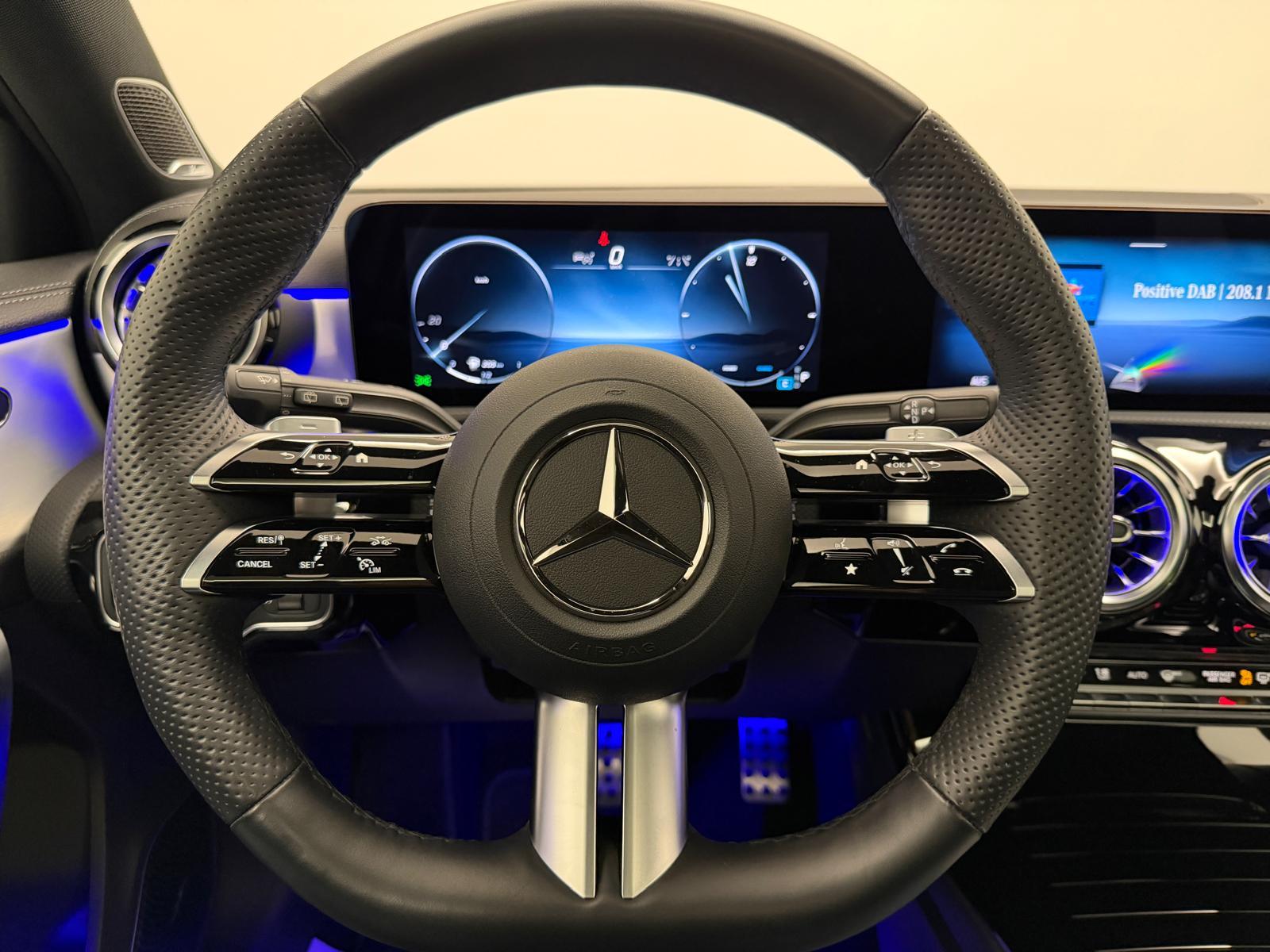 MERCEDES-BENZ A-Klasse W177 A 250 AMG Line 4m-image-21