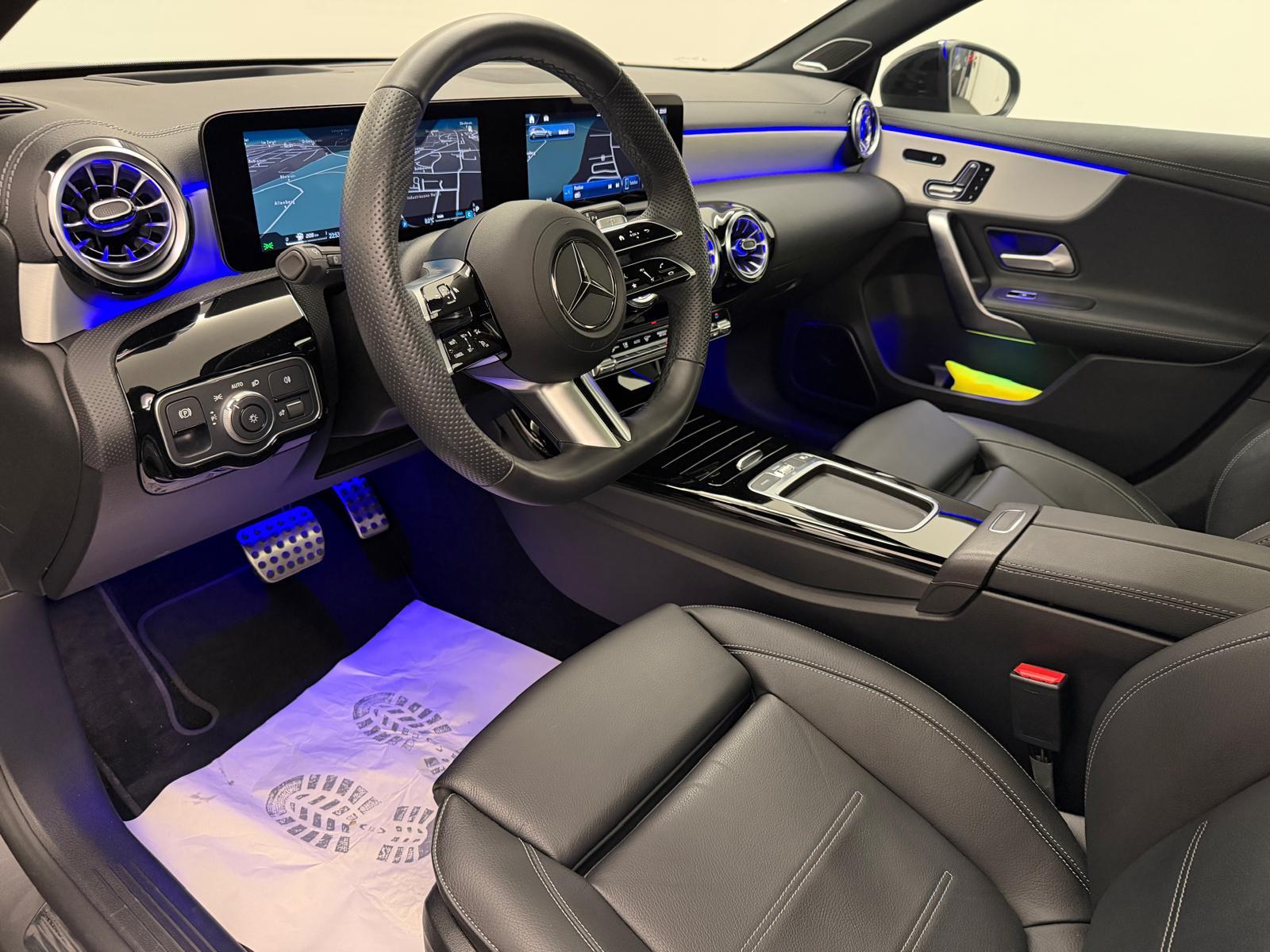 MERCEDES-BENZ A-Klasse W177 A 250 AMG Line 4m-image-9