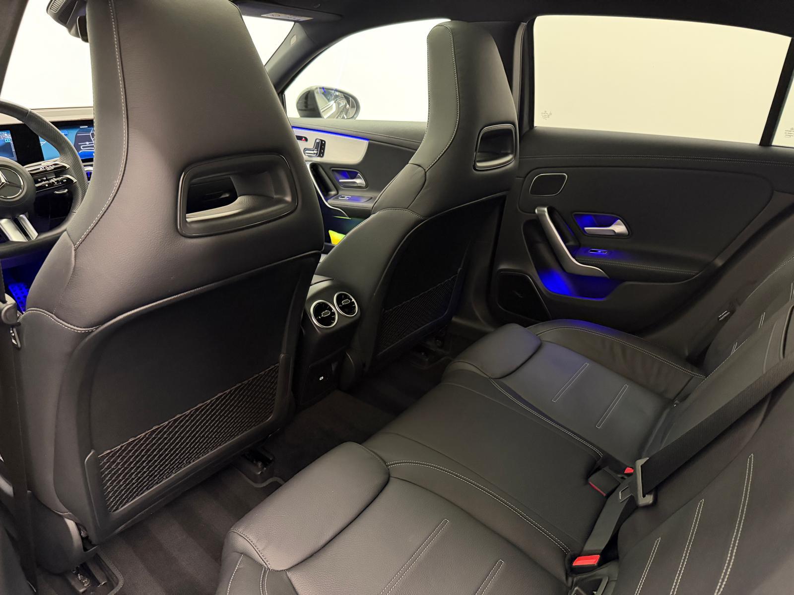 MERCEDES-BENZ A-Klasse W177 A 250 AMG Line 4m-image-11