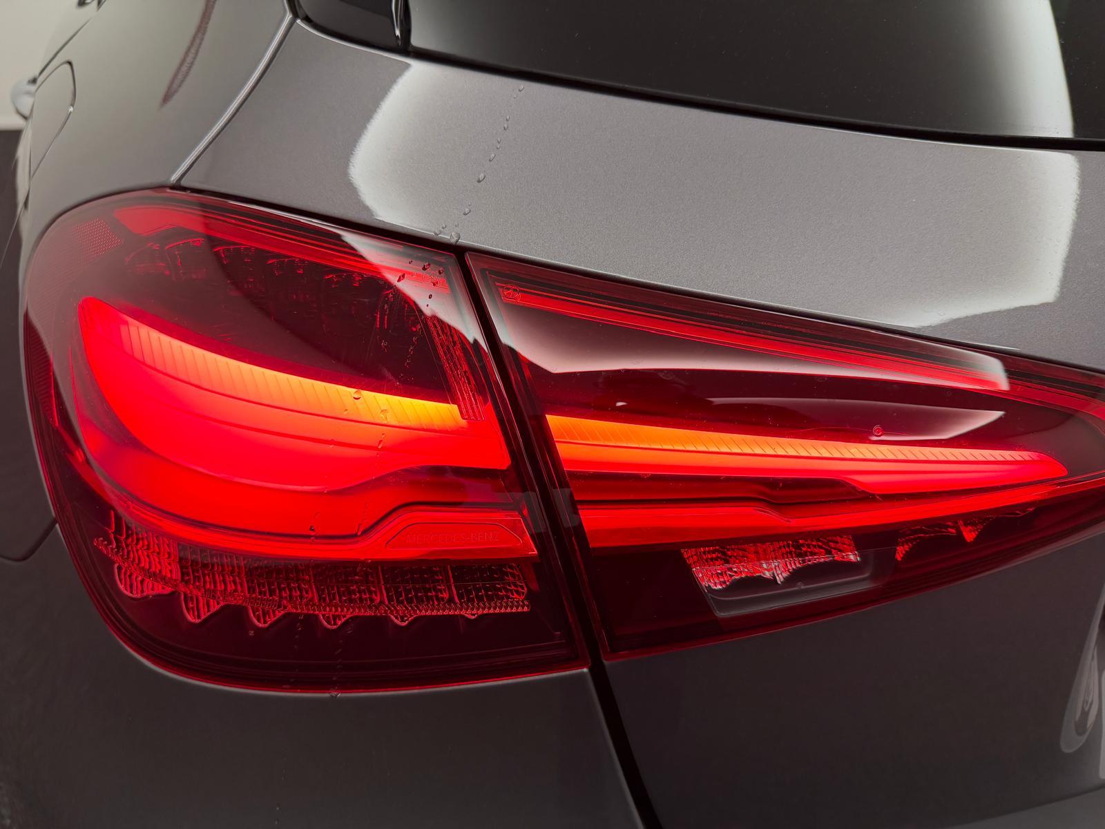 MERCEDES-BENZ A-Klasse W177 A 250 AMG Line 4m-image-8