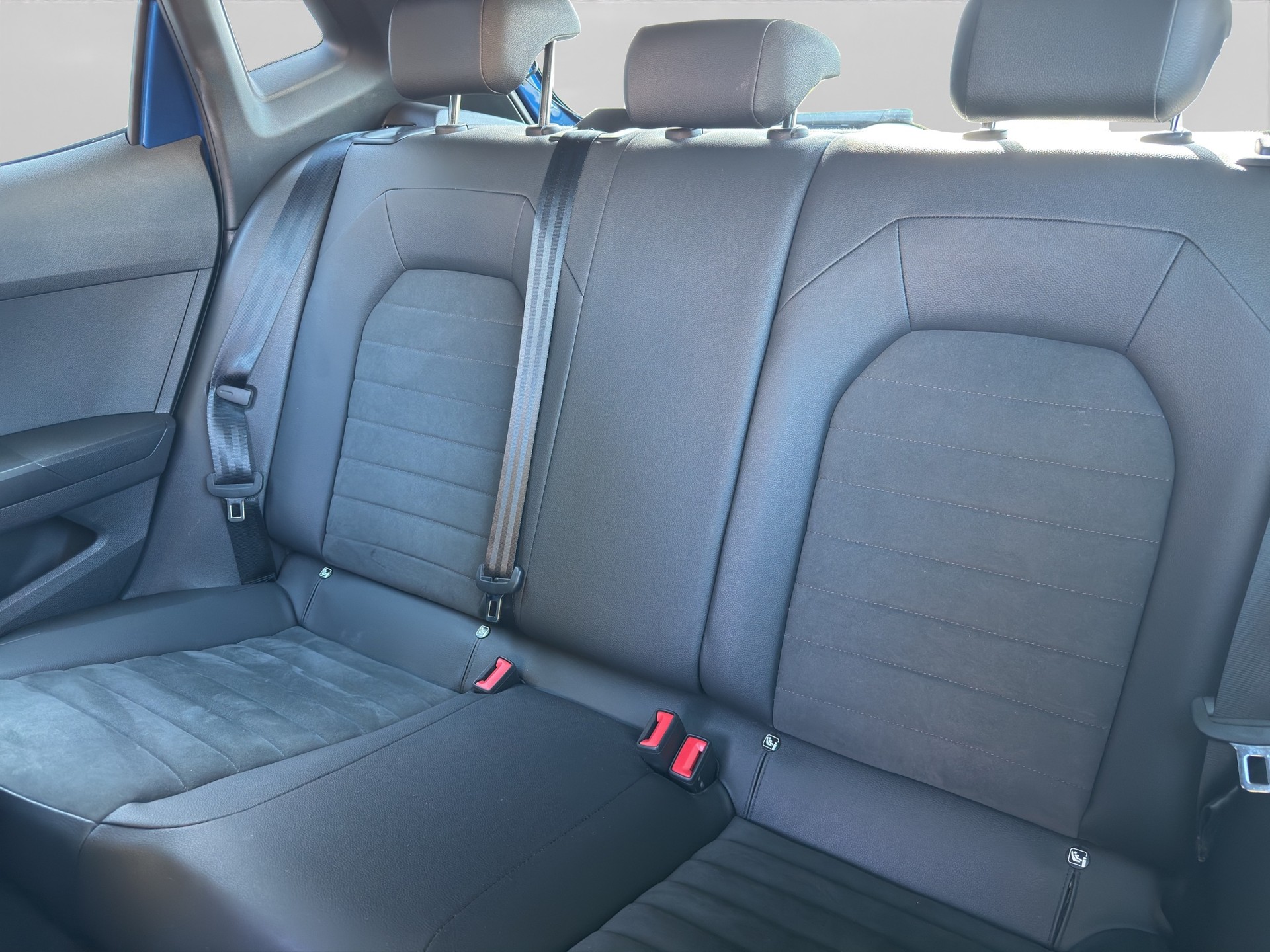SEAT Ibiza 1.0 EcoTSI Hola FR DSG-image-9