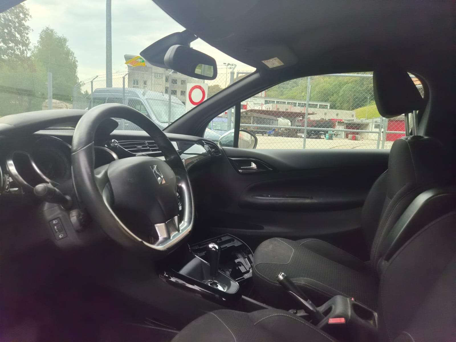 DS AUTOMOBILES DS3 1.2 VTi SO Chic ETG5-image-5