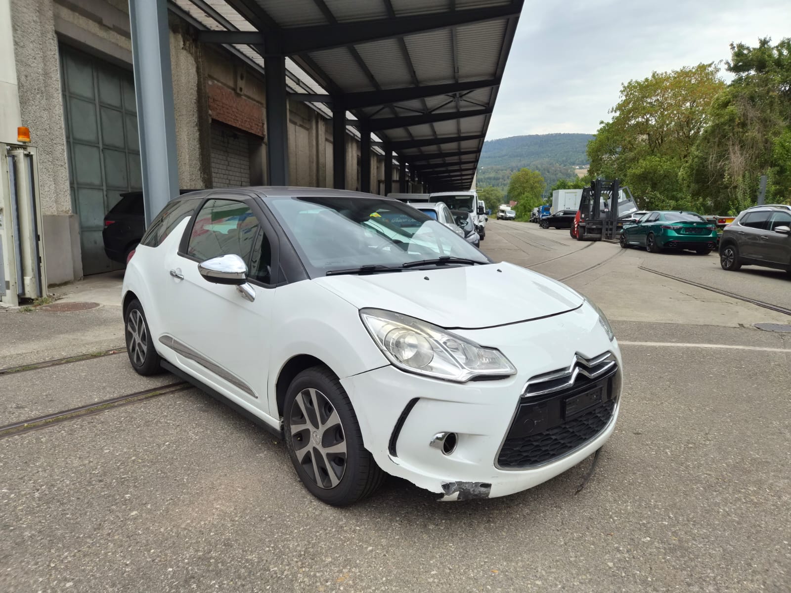 DS AUTOMOBILES DS3 1.2 VTi SO Chic ETG5-showroom-element-3