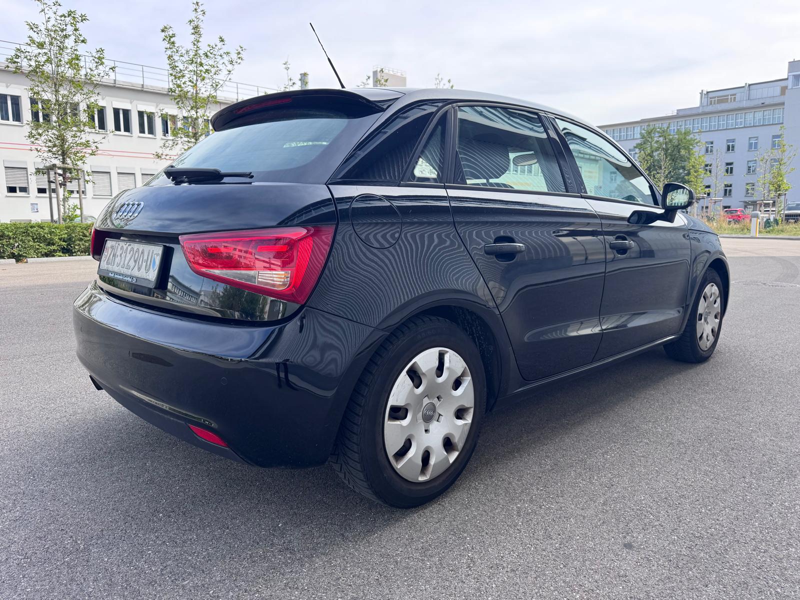 AUDI A1 Sportback 1.2 TFSI Ambition-image-3