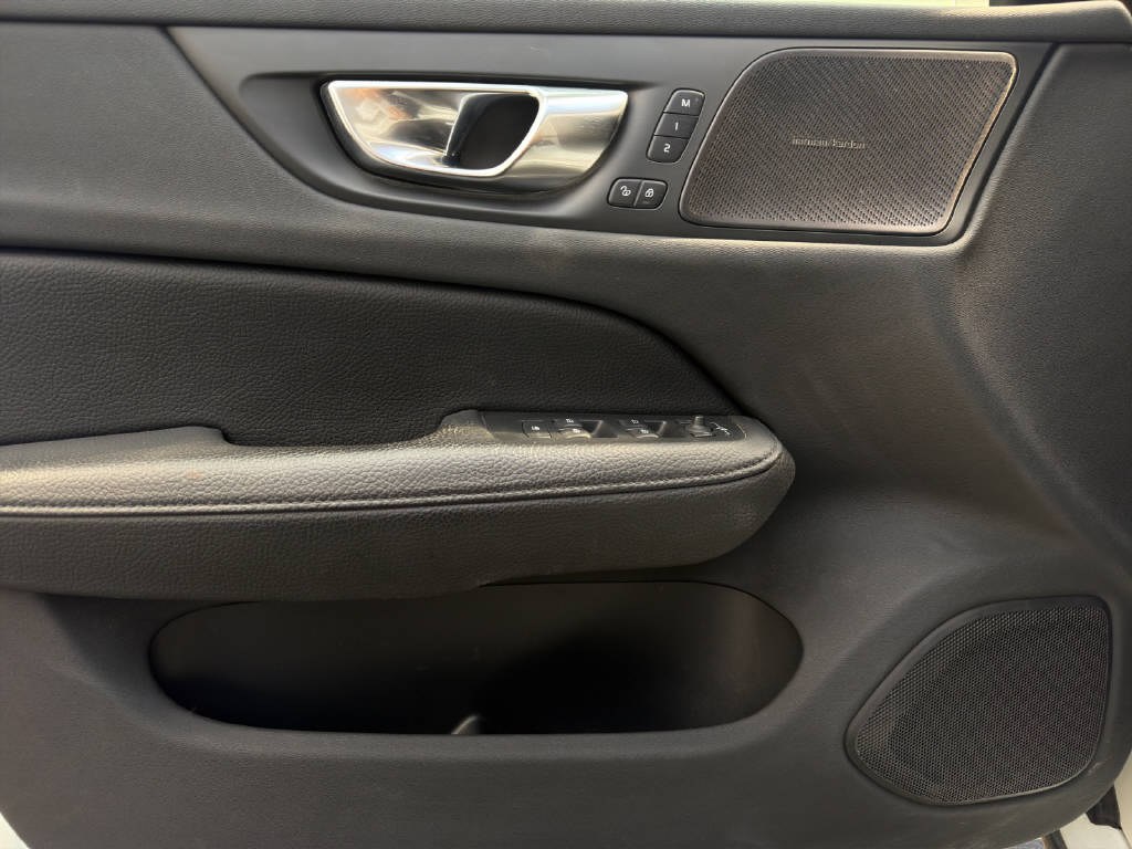 VOLVO V60 2.0 B4 Inscription-image-7