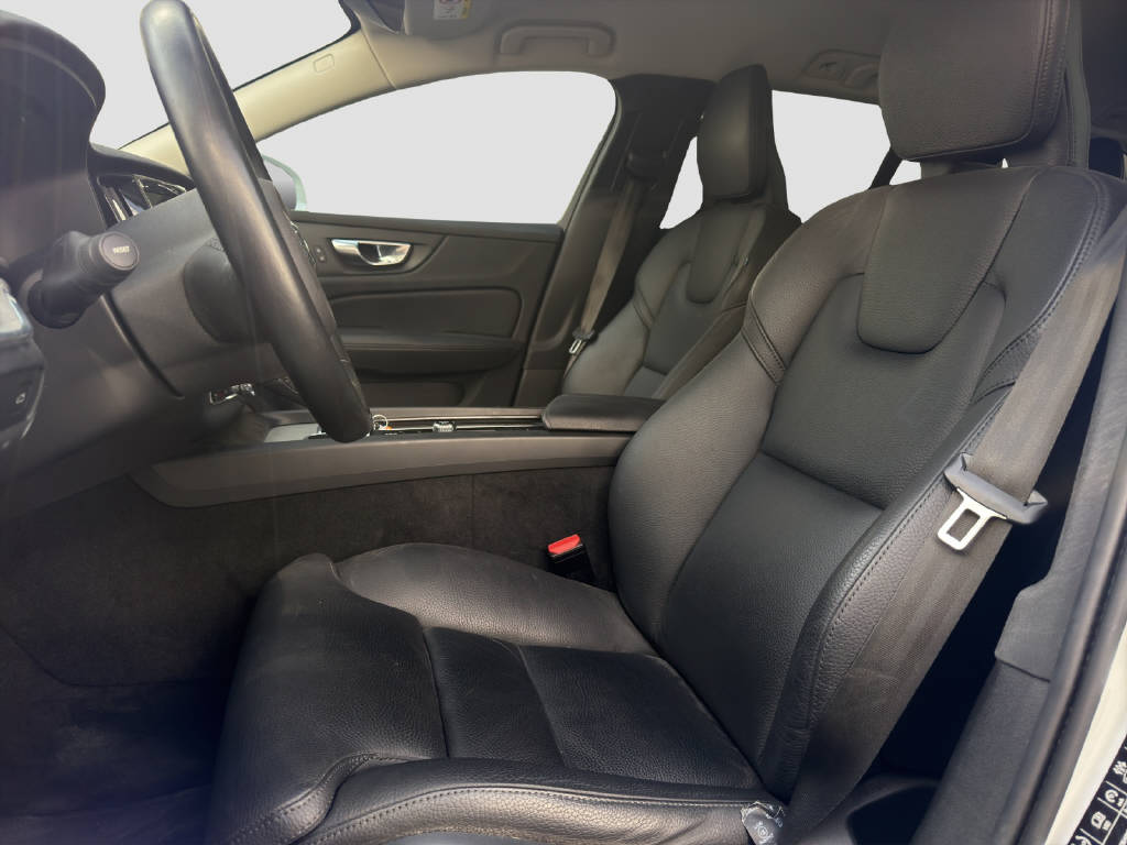 VOLVO V60 2.0 B4 Inscription-image-8