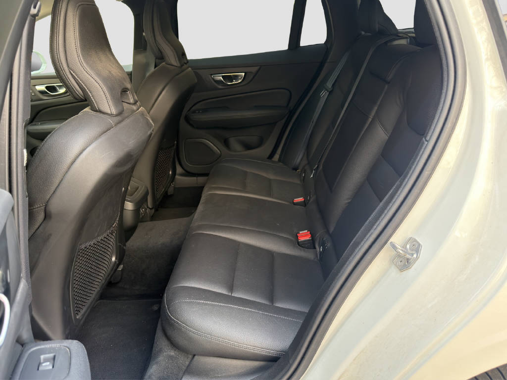 VOLVO V60 2.0 B4 Inscription-image-13