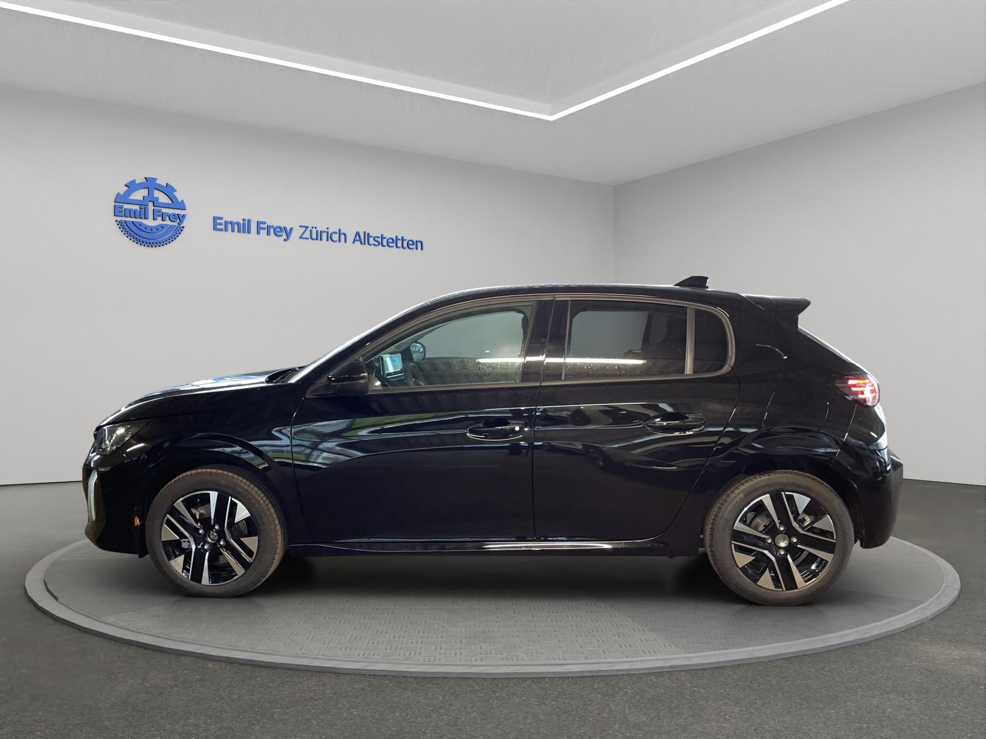 PEUGEOT 208 1.2 Hybrid Style-image-4